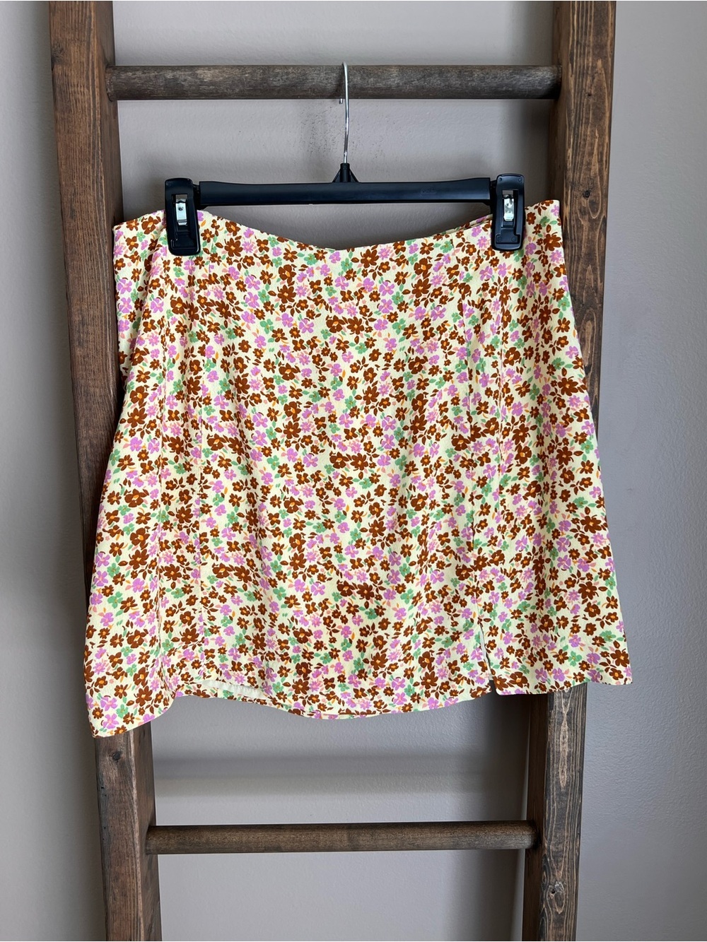 Mango Floral Mini Skirt - White with Brown & Pink Flowers